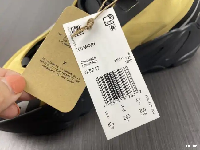 Yeezy GZ0717 Flux' 700 Boost MNVN 'Honey 0504